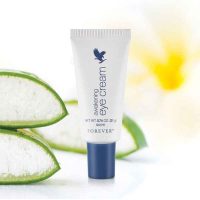 کرم دور چشم فوراور لیوینگ پروداکتس مدل آلوئه ورا Forever awakening eye cream